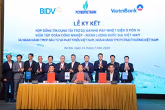Lễ ký kết hợp đồng tín dụng tài trợ Dự án Nhà máy Nhiệt điện Ô Môn IV với tổng giá trị 7.300 tỷ đồng. (Ảnh: Vietnam+)