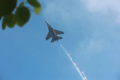  Các Biên đội của Không quân nhân dân Việt Nam anh hùng đang bay trên bầu trời Tổ quốc. (Ảnh: Hoài Nam/Vietnam+)