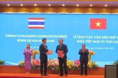 Thủ tướng Phạm Minh Chính và Thủ tướng Thái Lan Paetongtarn Shinawatra chứng kiến trao Chương trình hợp tác giữa Cục Quản lý và Phát triển thị trường trong nước, Vụ Phát triển thị trường nước ngoài (Bộ Công Thương Việt Nam) với Tập đoàn Central Retail (Thái Lan) giai đoạn 2026-2028. (Ảnh: Bộ Công Thương)
