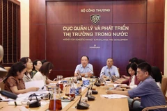 Bộ Công Thương tập huấn các quy định và quy trình về xuất xứ hàng hóa; hướng dẫn triển khai nhiệm vụ quản lý, phát triển thị trường trong nước đối với các ngành hàng đặc thù như khí, thuốc lá, rượu, xăng dầu; quản lý và phát triển hệ thống chợ cho các xã, phường trên cả nước. (Ảnh: PV/Vietnam+)