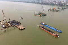 Dự án cầu Trần Hưng Đạo (Hà Nội) dự kiến tiến độ hoàn thành trong quý 2/2027. (Ảnh: Việt Hùng/Vietnam+)