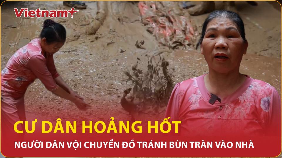 Người dân phố Giang Văn Minh tá hỏa khuân đồ đạc khi thấy bùn đất tràn vào nhà 21/02/2025 14:53