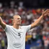 Haaland lại lập công để giúp Na Uy thẳng tiến vòng 1/8 World Cup 2026. (Ảnh: AFP/TTXVN)
