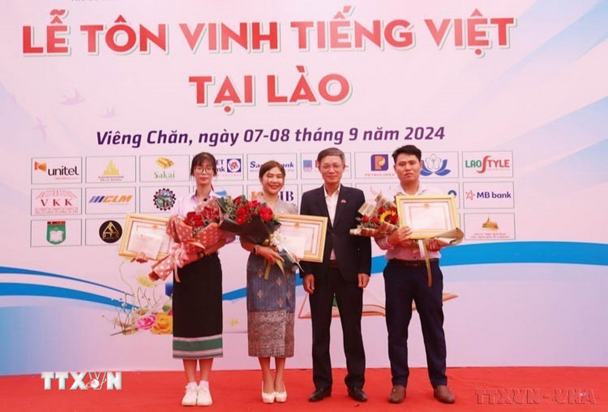 ttxvn-quan-he-doan-ket-dac-biet-hop-tac-toan-dien-viet-nam-lao-28.jpg