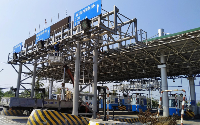 Trạm BOT Cai Lậy. (Ảnh: Nam Thái/TTXVN)