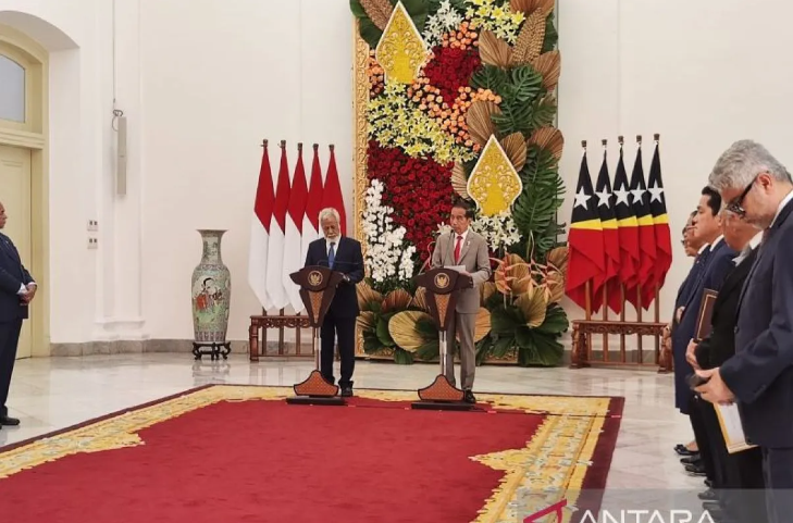 Tổng thống Indonesia Joko Widodo (phải) và Thủ tướng Timor Leste Xanana Gusmao phát biểu tại Phủ Tổng thống Bogor, Tây Java, ngày 26/1/2024. (Nguồn: ANTARA News)