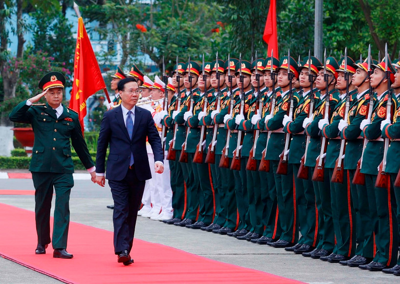 Chủ tịch nước Võ Văn Thưởng đến thăm Lữ đoàn K3, Tổng cục II-Bộ Quốc phòng ngày 21/12/2023. (Ảnh: Thống Nhất/TTXVN)