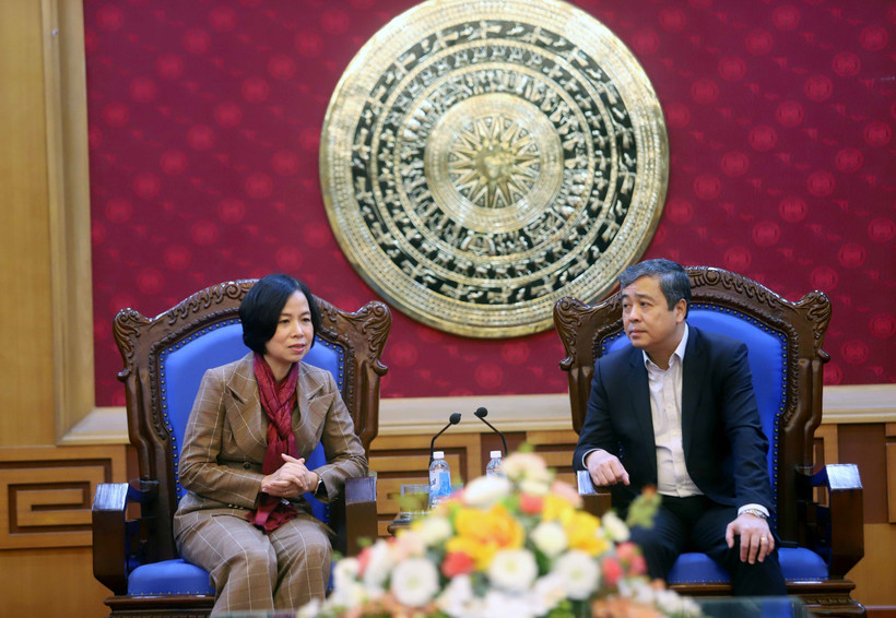 Tổng Giám đốc Thông tấn xã Việt Nam Vũ Việt Trang và Bí thư Tỉnh ủy Thái Bình Ngô Đông Hải tại buổi làm việc. (Ảnh: Thế Duyệt/TTXVN)