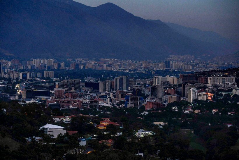 Cảnh mất điện tại Caracas, Venezuela ngày 9/3/2019. (Nguồn: AFP/ TTXVN)