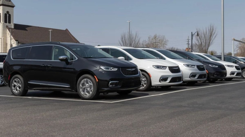 Xe minivan SUV Chrysler Pacifica được trừng bày tại một đại lý ở Indiana (Mỹ). (Nguồn: CNN)