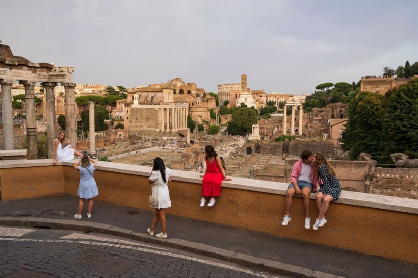 Quảng trường La Mã nằm ở trung tâm Rome là một điểm tham quan không thể bỏ qua khi đến thăm vùng Lazio của Italy. (Nguồn: National Geographic)