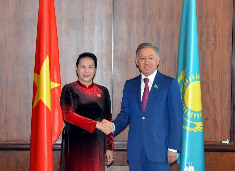 Chủ tịch Quốc hội Nguyễn Thị Kim Ngân hội kiến Ngài Nurlan Z.Nigmatulin, Chủ tịch Quốc hội Cộng hòa Kazakhstan. (Ảnh: Trọng Đức/TTXVN)