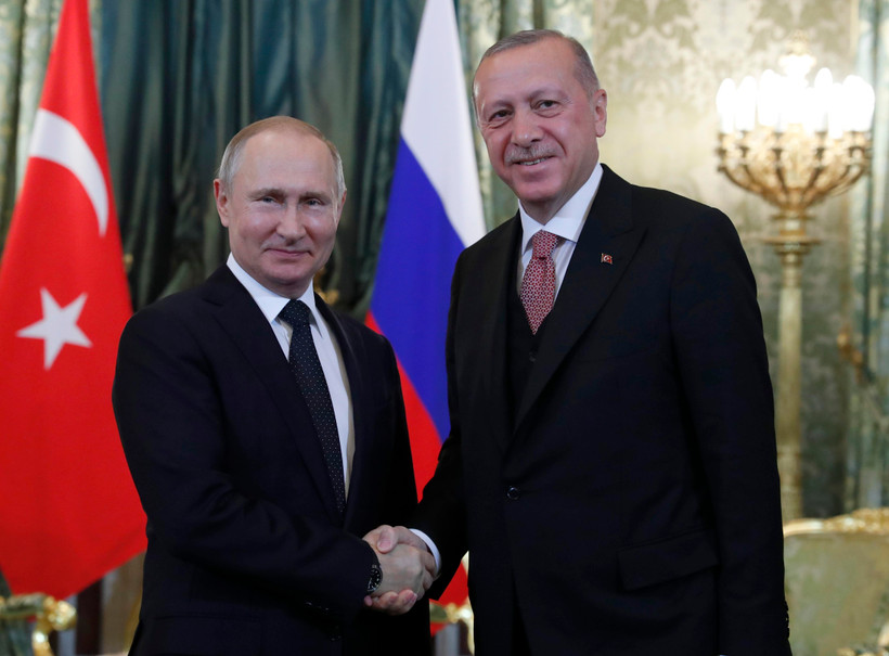 Tổng thống Nga Vladimir Putin (trái) và người đồng cấp Thổ Nhĩ Kỳ Tayyip Erdogan (phải) tại cuộc gặp ở Moskva, Nga ngày 8/4. (Nguồn: AFP/TTXVN)
