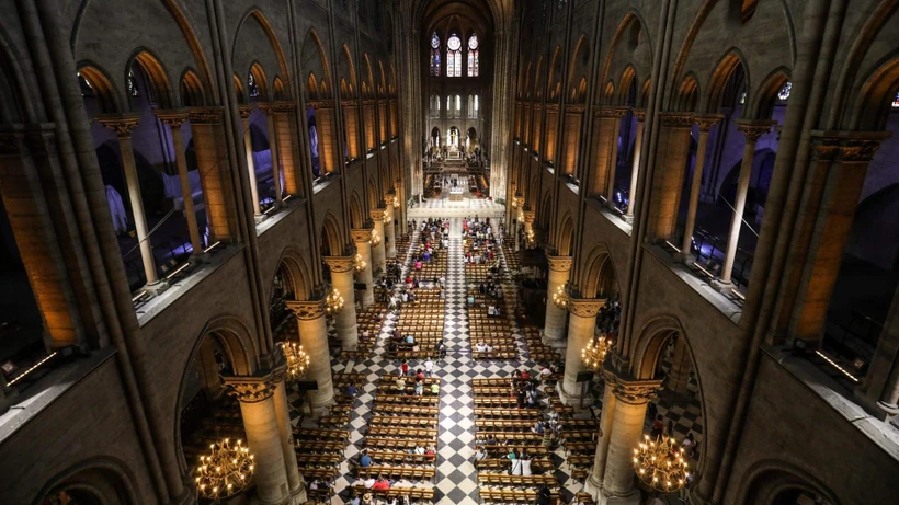 Bên trong nhà thờ Đức Bà Paris. (Nguồn: AFP)
