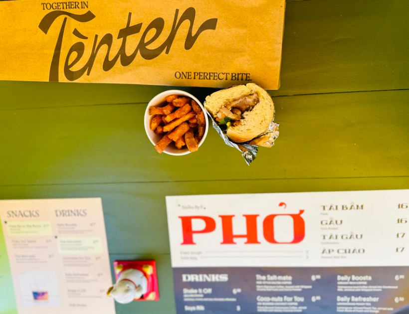 Đức Lâm quyết tâm mở quán để giới thiệu những món ăn đặc trưng của ẩm thực Hà Nội. (Ảnh: Vietnam+)