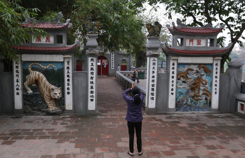 Di tích đền Ngọc Sơn (Hà Nội) đóng cửa. (Ảnh: Anh Tuấn/TTXVN)