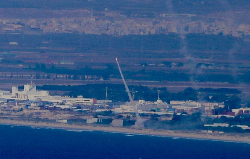 Hệ thống phòng thủ tên lửa của Israel đánh chặn rocket từ phía Liban ngày 24/9/2024. (Ảnh: THX/TTXVN)
