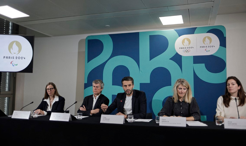 Ban Tổ chức Olympic Paris 2024 trong cuộc họp báo công bố thời điểm tổ chức Thế vận hội tại Saint-Denis, ngày 8/3/2024. (Ảnh: AFP/TTXVN)