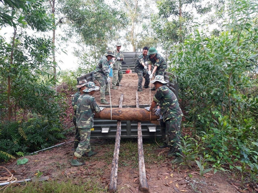 Hủy nổ bom mìn sót lại sau chiến tranh. Ảnh minh họa. (Nguồn: TTXVN)