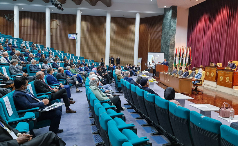 Toàn cảnh một phiên họp Quốc hội Libya tại Sirte. (Ảnh: AFP/TTXVN)