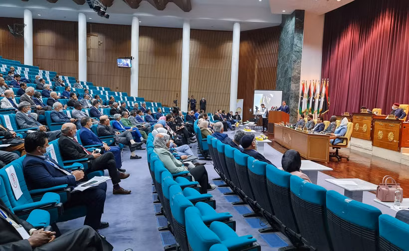 Toàn cảnh một phiên họp Quốc hội Libya tại Sirte. (Ảnh: AFP/TTXVN)