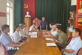 Các Chi bộ trực thuộc Đảng ủy xã Xuân Trường, tỉnh Ninh Bình triển khai đồng bộ nhiều giải pháp thiết thực để nâng cao chất lượng giáo dục chính trị, tư tưởng. (Ảnh: Thùy Dung/TTXVN)