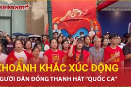 "Khối yêu nước" xúc động khi thực hiện nghi thức chào cờ ở buổi tổng duyệt A80