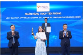 Tại Giải thưởng VDA 2025, TPBank được vinh danh chuyển đổi số xuất sắc với loạt giải pháp công nghệ App TPBank, Livebank 24/7, TPBank Biz, Ứng dụng chuyển đổi số nội bộ. (Ảnh: Nguồn TPBank)