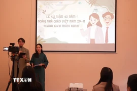 Lễ kỷ niệm 43 năm Ngày Nhà giáo Việt Nam do Hội sinh viên Việt Nam tại Nga tổ chức. (Ảnh: Trần Hải/TTXVN)