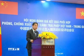 Lãnh đạo Cục xuất nhập cảnh Việt Nam phát biểu tại hội nghị. (Ảnh: Linh Sơn/TTXVN)
