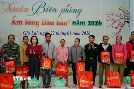 Chương trình “Xuân Biên phòng-Ấm lòng dân bản” diễn ra với nhiều hoạt động ý nghĩa. (Ảnh: Đình Quân/TTXVN)