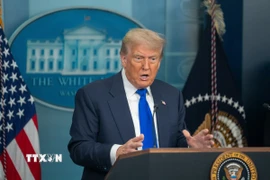 Tổng thống Mỹ Donald Trump phát biểu họp báo tại Nhà Trắng ở Washington, D.C. (Ảnh: THX/TTXVN)