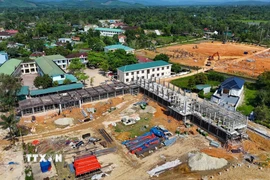 Dự án Trường Phổ thông nội trú liên cấp tiểu học và trung học cơ sở Hương Khê khi hoàn thành sẽ đáp ứng nhu cầu học tập cho khoảng 1.200 học sinh. (Ảnh: Hữu Quyết/TTXVN)