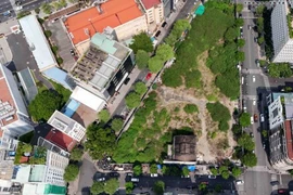 Khu đất số 2-4-6 đường Hai Bà Trưng ở phường Sài Gòn sẽ được sử dụng làm công viên, vườn hoa tạm phục vụ Tết. (Ảnh: TTXVN phát)