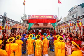 Lễ hội chùa Nành một trong những lễ hội truyền thống đặc sắc của vùng Ninh Hiệp (huyện Gia Lâm, Hà Nội), diễn ra từ mùng 4 đến mùng 6 tháng hai Âm lịch hàng năm. (Nguồn: Cục Du lịch Quốc gia Việt Nam)