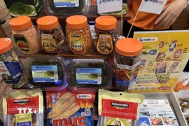 Các sản phẩm thuỷ sản chế biến phục vụ thị trường trong nước của Công ty TNHH Thương mại và Sản xuất Hải Nam. (Ảnh: Hồng Nhung/TTXVN)