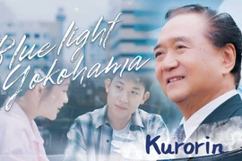 Thống đốc tỉnh Kanagawa Kuroiwa Yuji hát tiếng Việt trong MV "Blue Light Yokohama". (Ảnh: BETORAKU)