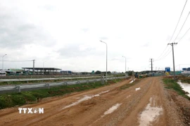 Sau hơn 2 năm đưa vào hoạt động, các trạm dừng nghỉ trên cao tốc Vĩnh Hảo-Phan Thiết vẫn đang xây dựng dở dang. (Ảnh: Nguyễn Thanh/ TTXVN)