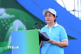 Chủ tịch Ủy ban Trung ương Mặt trận Tổ quốc Việt Nam Bùi Thị Minh Hoài phát biểu tại lễ phát động. (Ảnh: Trịnh Duy Hưng/TTXVN)
