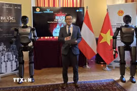 Đại sứ Việt Nam tại Áo Vũ Lê Thái Hoàng phát biểu khai mạc sự kiện (Ảnh: Vũ Hiệp/TTXVN)