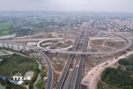 Nút giao giữa cao tốc Biên Hòa-Vũng Tàu và cao tốc Thành phố Hồ Chí Minh-Long Thành-Dầu Giây. (Ảnh: Công Phong/TTXVN)