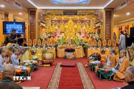 Không gian Niệm phật đường được trang hoàng trang nghiêm. (Ảnh: Trần Hải/TTXVN)
