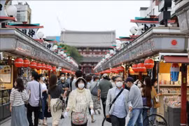Một khu kinh doanh tại thủ đô Tokyo. (Ảnh: THX/TTXVN)