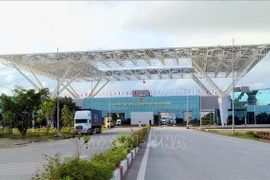 Hàng hóa xuất nhập khẩu qua Cửa khẩu Bắc Luân 2-Cửa khẩu quốc tế Móng Cái. (Ảnh minh họa: Văn Đức/TTXVN)