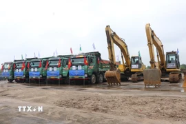 Máy móc tập kết sẵn sàng đẩy mạnh thi công Cảng Hàng không quốc tế Gia Bình, tỉnh Bắc Ninh. (Ảnh: Thanh Thương/TTXVN)