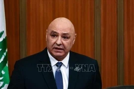 Khói bốc lên sau cuộc không kích của Israel xuống thành phố Gaza. (Ảnh: THX/TTXVN)