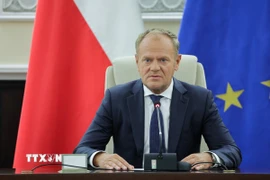 Thủ tướng Ba Lan Donald Tusk phát biểu tại Vacsava. (Ảnh: PAP/TTXVN)