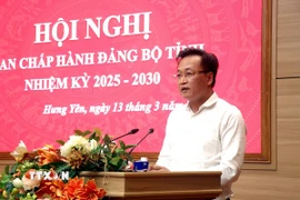 Bí thư Tỉnh ủy Hưng Yên Nguyễn Hữu Nghĩa phát biểu tại Hội nghị. (Ảnh: Đinh Văn Nhiều/TTXVN)