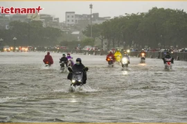 Hà Nội lại chứng kiến cảnh "phố cũng như sông" trong trận mưa to ngày 7/10