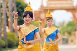 Điệu múa Apsara-điệu múa truyền thống của người Khmer. (Ảnh: An Hiếu/TTXVN)